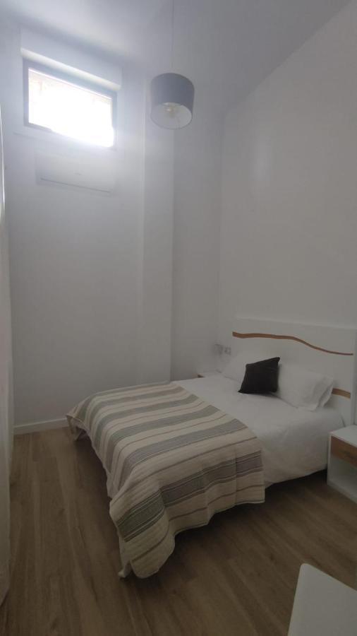 Vivienda Turistica Los Robles Tudela Exterior photo
